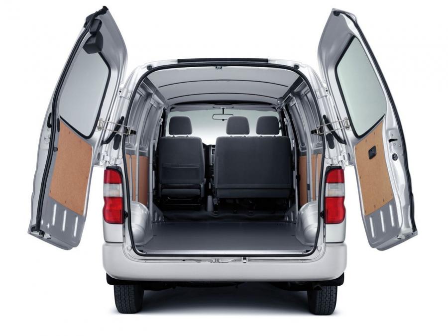  Toyota Hiace Van 2006 года  (фото 7 из 9)
